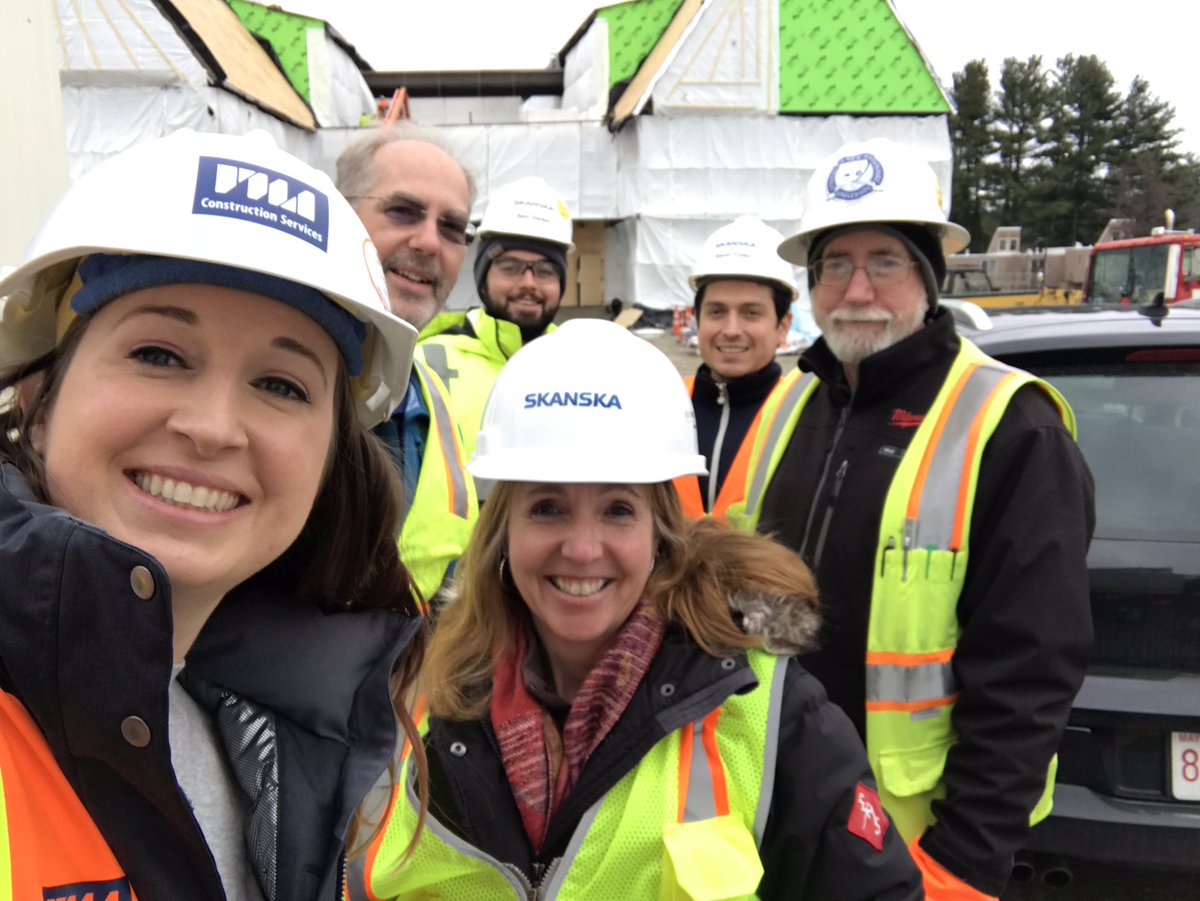 Happy Friday everyone!! We are working hard today BUILDING for the future! #lotsofpunsintendid #snhuCETA <a href="/SNHU/">SNHU</a>