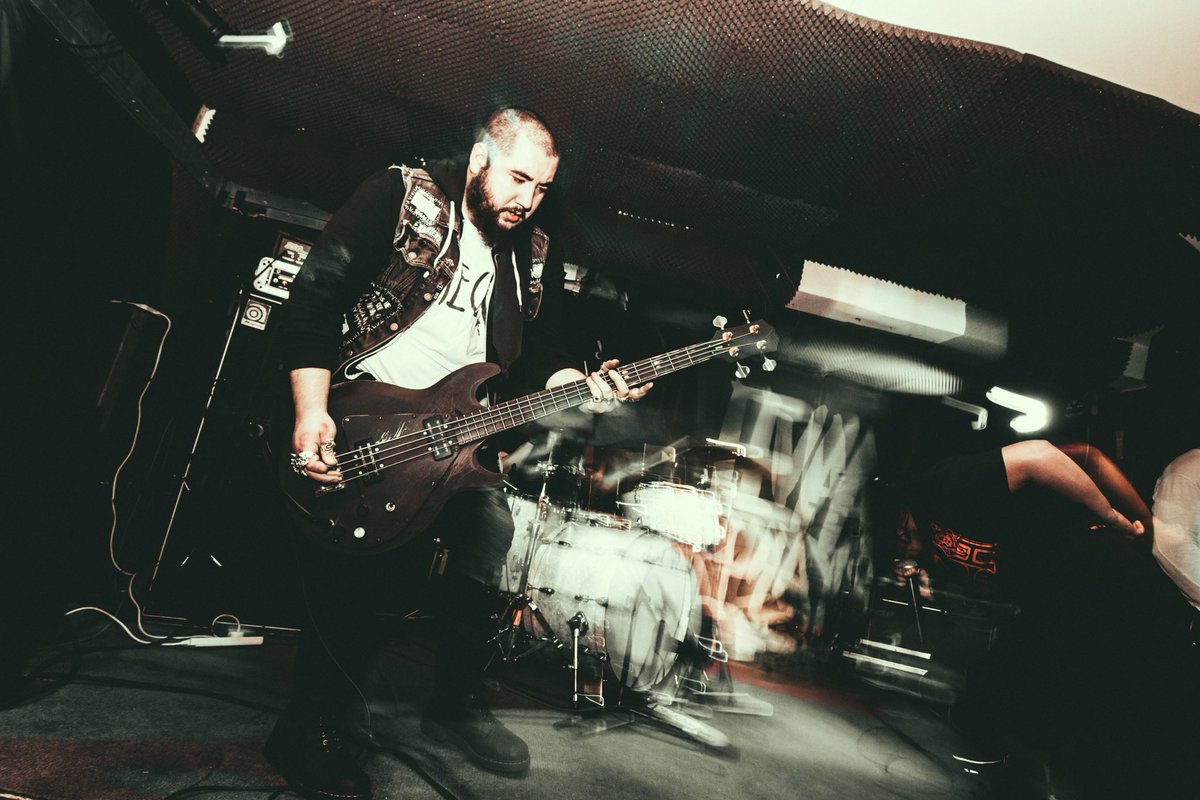 Eva Plays Dead tweet media