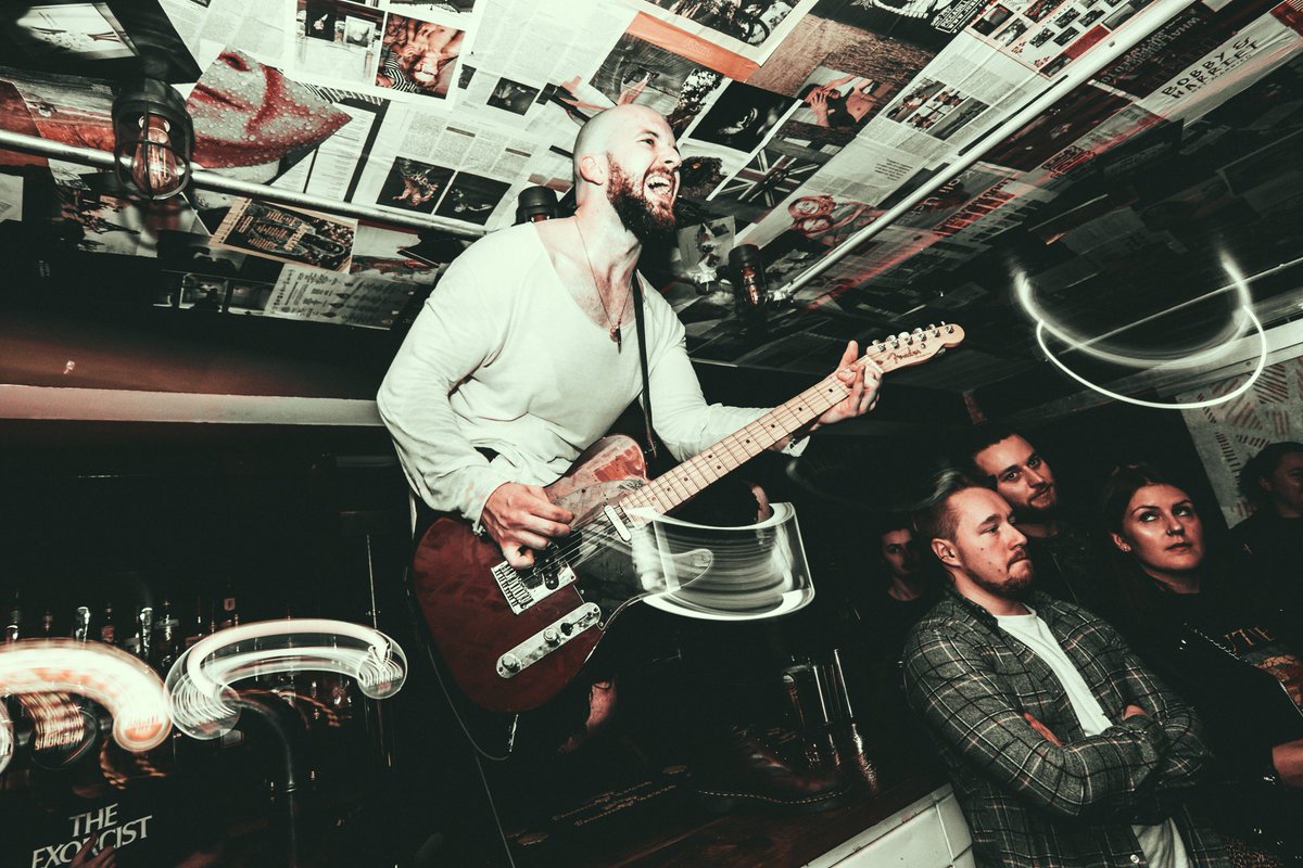 Eva Plays Dead tweet media