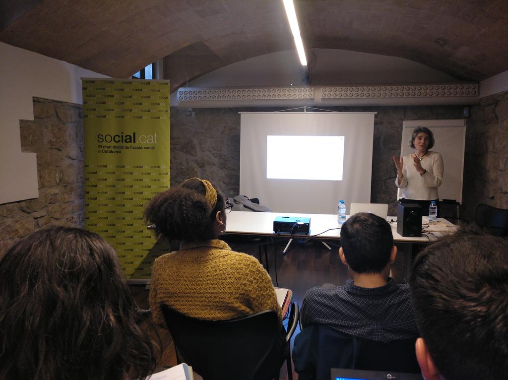 EuMuntane's tweet photo. Bons tallers de compartir recursos, experiències i reflexions a #ComunicarPerTransformar.
La #comunicació és un àmbit professional col·laborariu.
Gràcies @kpeiro @miestheriosa https://t.co/tzwUejecwS