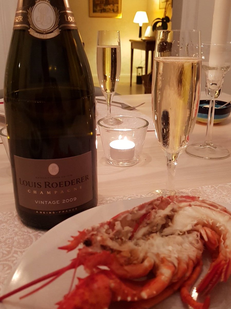 Wineflighter's tweet photo. Favorite @LouisRoederer_ with lobster and scalops with misobutter. #champagne #louisroederer https://t.co/2kjHvrYVJ5