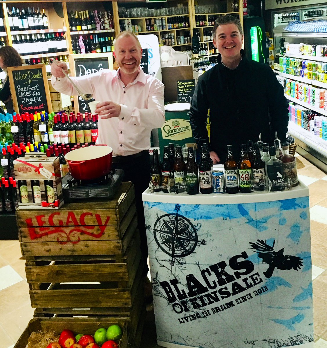 MatsonsWines's tweet photo. See what happens when I don’t write everything down!!! @LegacyCider and @BlacksBrewery double booked for a tasting in grange. So now the lucky customers have lovely warm mulled cider along with great gin, rum and beers to sample!!! #getadiary https://t.co/TmbPDbWoBd