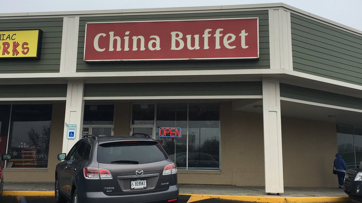 omgoshjoshb's tweet photo. farewell to my fav Chinese buffet. I will miss you honey chicken. #lastdayopen https://t.co/uHCVJK5NUE