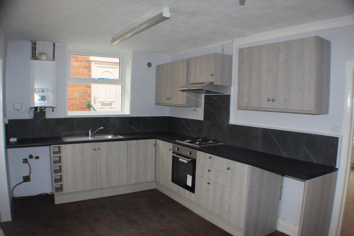 Ullyotts tweet media