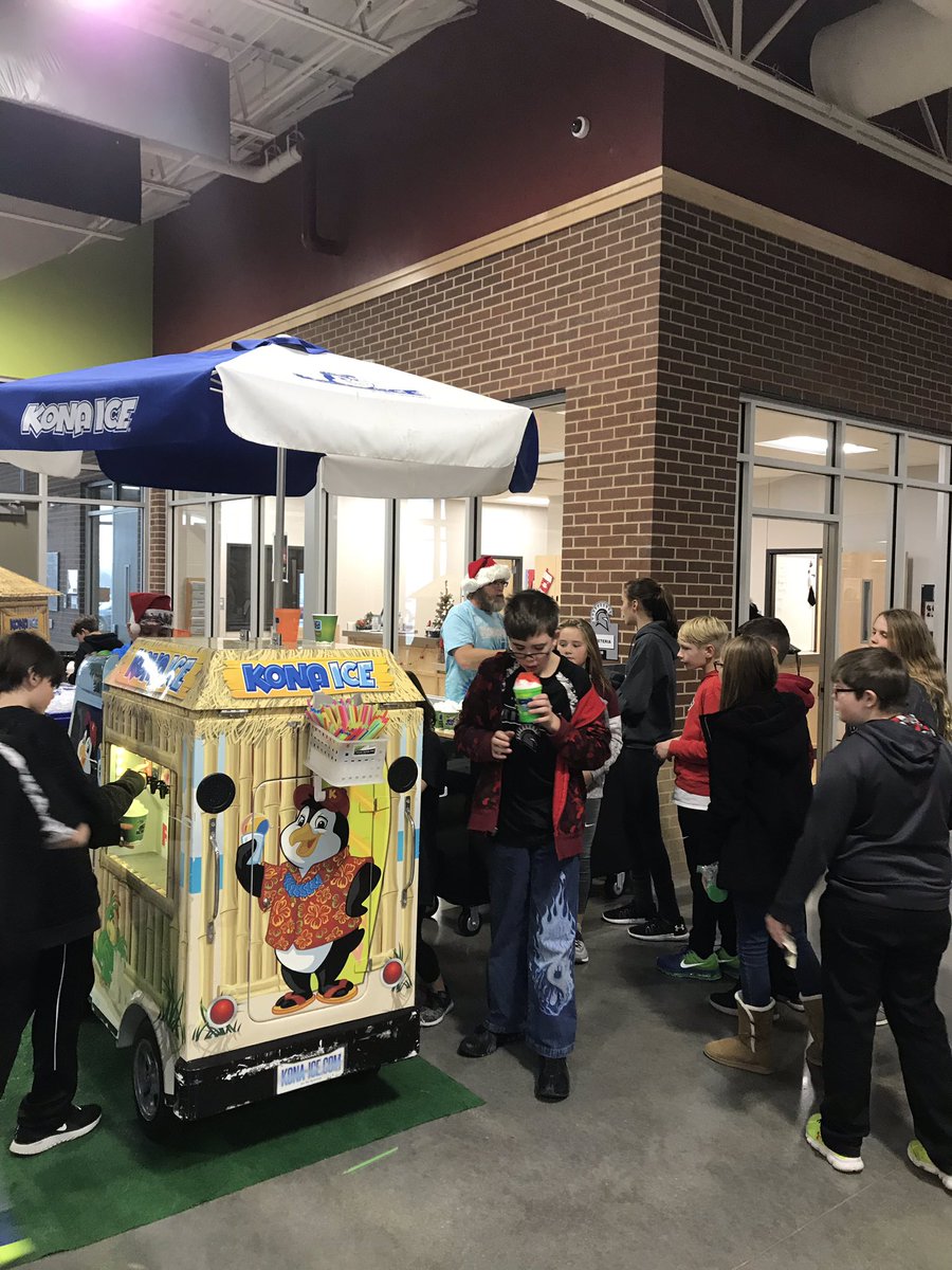 AmySalvo's tweet photo. Kona Ice day @TroySouthMiddle! Celebrating living out our vision! #cultureofkindness #troysouth #beincredible #something2postabout https://t.co/1leZYrJoE6