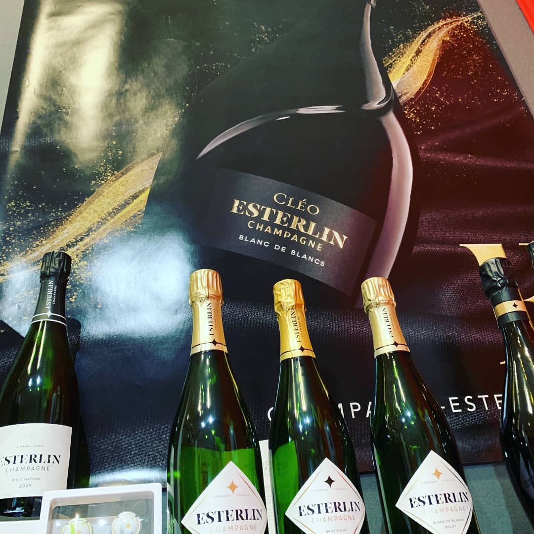 ChampEsterlin's tweet photo. Retrouvez nous au carrousel du Louvre pour le Grand Tasting ! C'est au stand 125 que vous pourrez déguster nos champagnes. Bon salon à toutes et à tous ! 🍾🍾👍
.
.
.
#champagne #champagneesterlin #esterlin #grandtasting #grandtasting2018 #champagnelover #paris
Drink responsibly https://t.co/JHxQ4MyftY