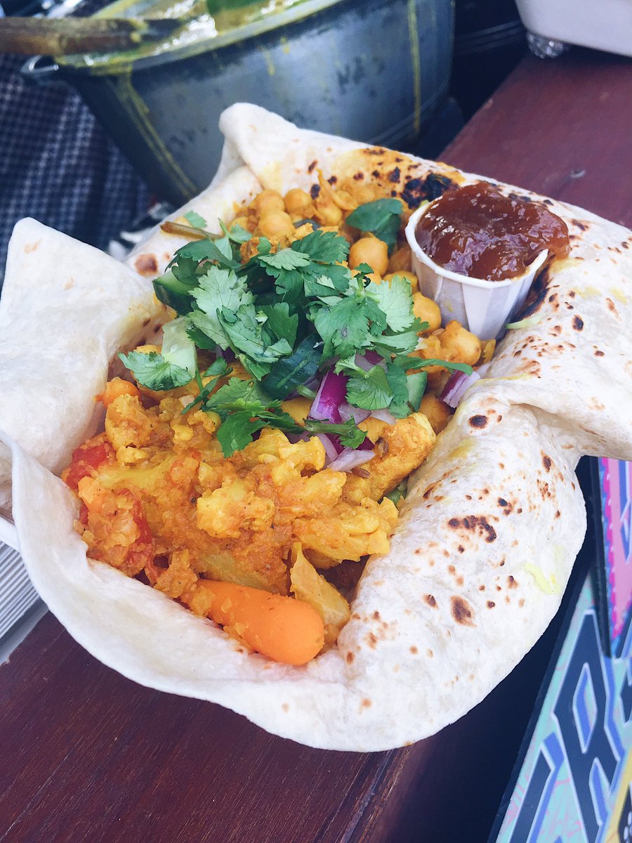 Flavourful and warming curry dishes from <a href="/SonitasKitchen/">Sonita's</a> (always dairy and gluten free, with vegan options available). Stop by #TheSpreadRiverside for dinner tonight? We’re open until 9pm! 🎉