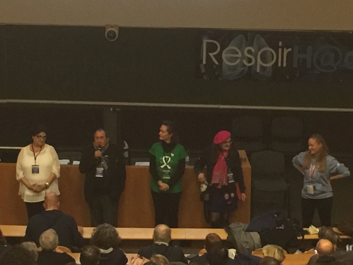 Très émouvants témoignages des malades #Respirhacktion2018. C’est parti jusqu’à dimanche