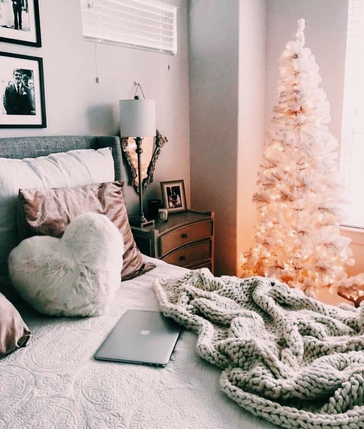 bearnesiafed's tweet photo. 🌙️❄ ~ #Decemberwish 
เดินมาถึงเดือนสุดท้ายของปีกันแล้วนะ ระหว่างทางก็ทำใครหลายๆคนหล่นหายไปเยอะเลย แต่ถึงแบบนั้นก็ยินดีที่ได้รู้จักนะครับ สำหรับคนที่ยังอยู่ก็ขอบคุณจริงๆที่เดินมาด้วยกันจนถึงตอนนี้ ขอให้มีความสุขในเดือนนี้แล้วก็ในเดือนต่อไปด้วยนะครับ 💙💛 https://t.co/iWWvDjoE8v