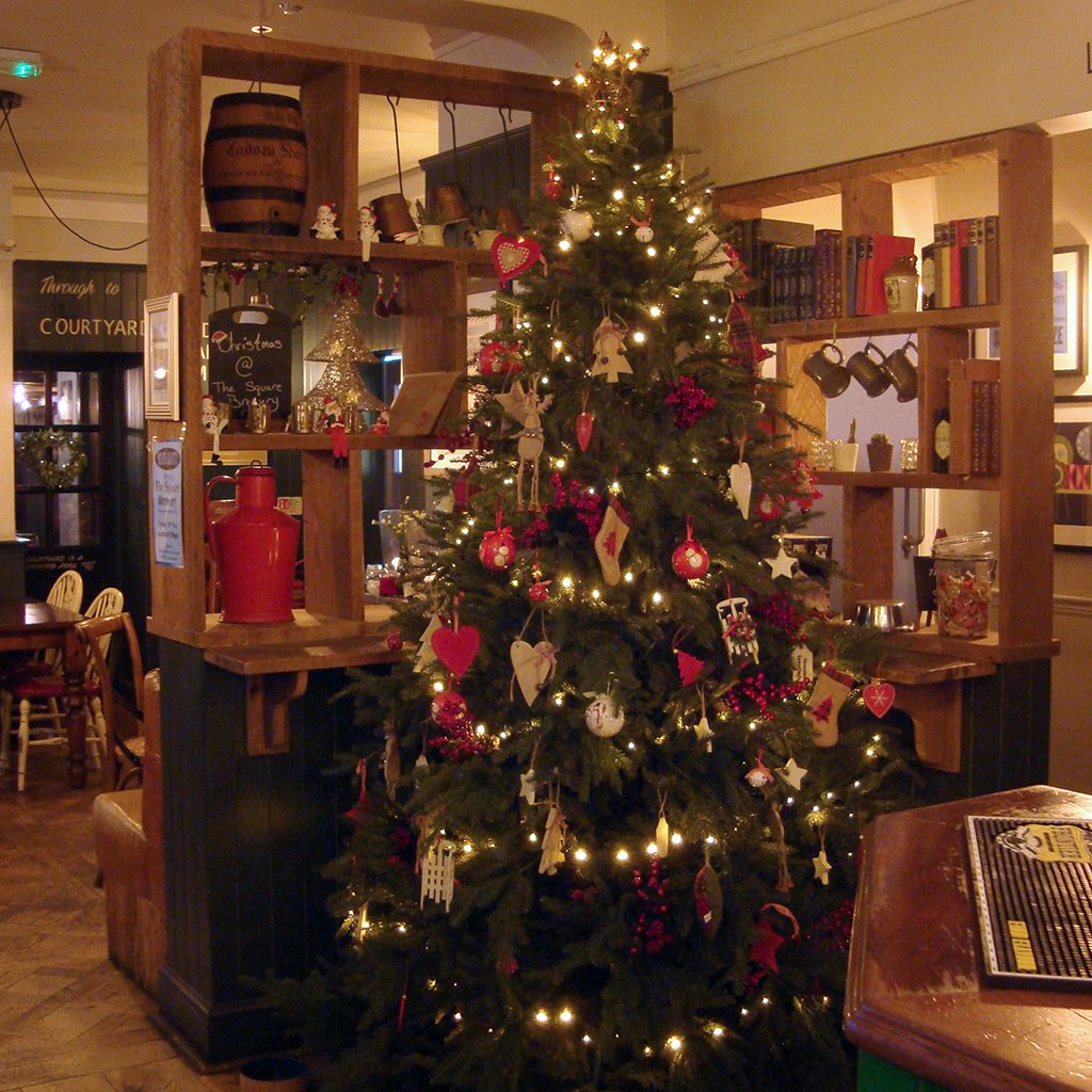 BluSoulJazz's tweet photo. It's beginning to look a lot like #Christmas @squarebrewery Petersfield, and we're going to be there this Sunday evening 2nd Dec from 7pm to kick-off the #festiveseason with cool jazz, covers of great songs and some surprises! #livemusic #entertainment https://t.co/5OXxEwXy3u