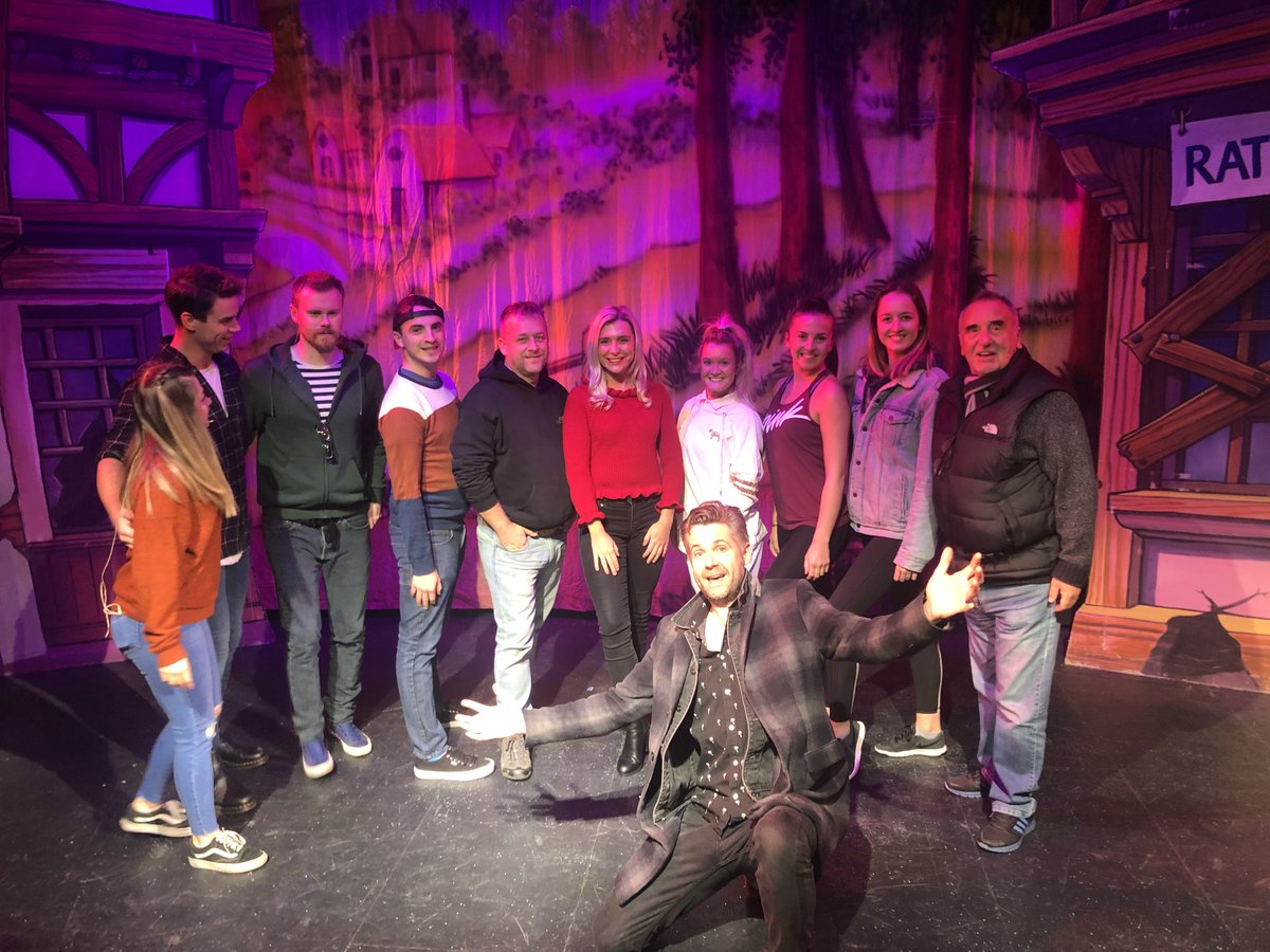BBCSheffield's tweet photo. “Oh yes he is!"

@robrouse is in pantoland this week, behind the scenes at Barnsley’s Academy Theatre.

He joined the cast of Dick Whittington &amp; His Cat for rehearsals.  

https://t.co/kIy9WqoPP9 https://t.co/P6icFgzqAm