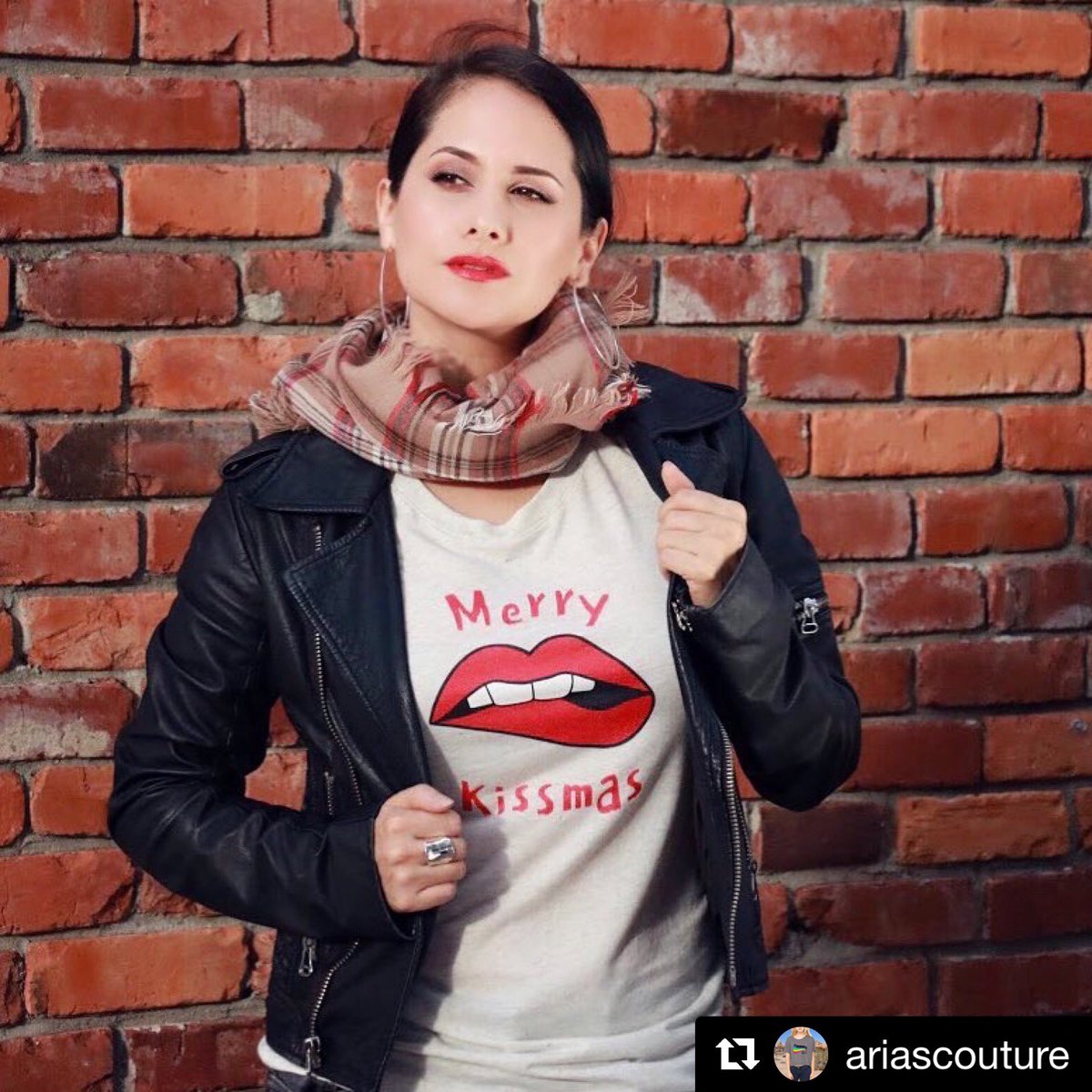 SilvanaArias's tweet photo. Who’s ready for #Christmas ? 🙋🏻‍♀️🎄Get your #tshirt here —> https://t.co/ox960VS66w 👄 https://t.co/GPmdqY9Hsk