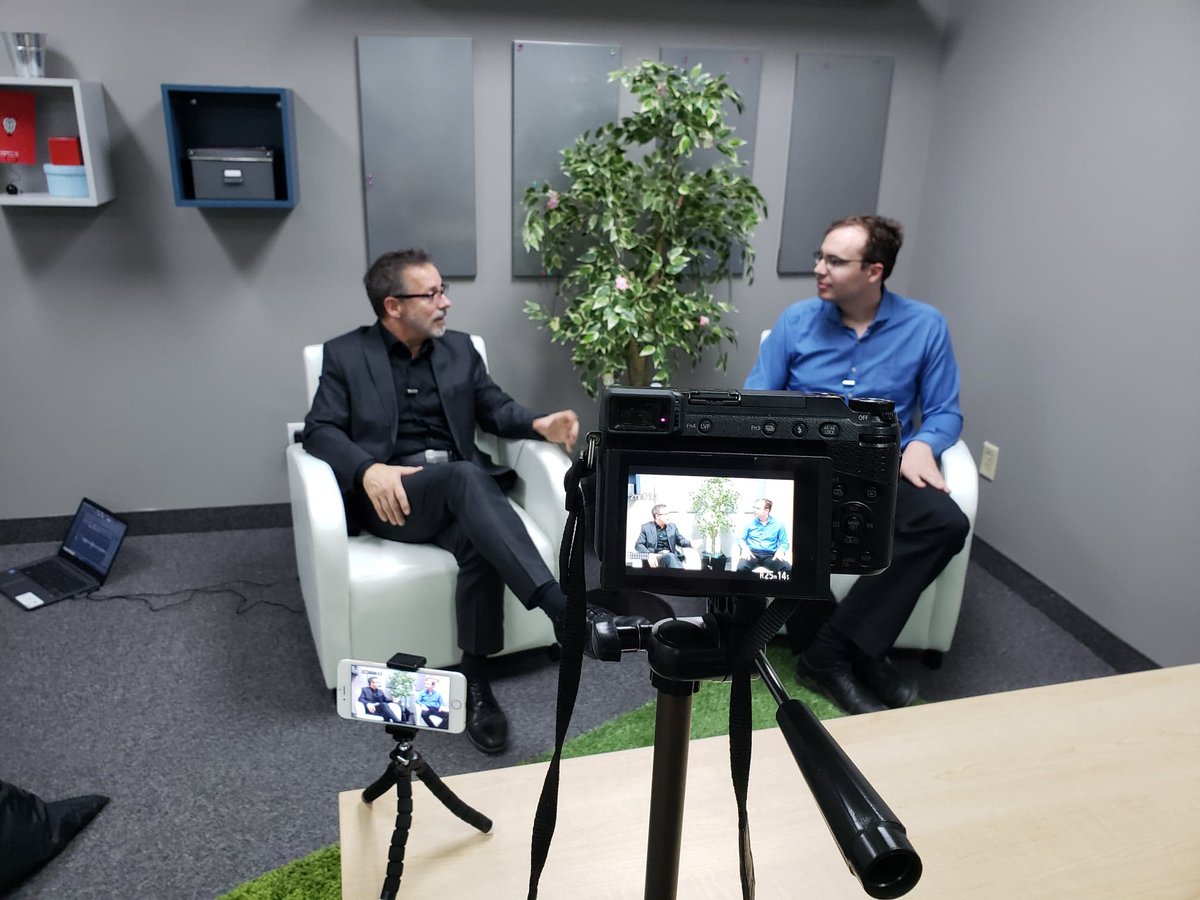 LeGarageCo's tweet photo. QUESTION pour Serge dans le Live:  Tu te vois où dans 5 ou 10 ans? RÉPONSE: Pas très différent de maintenant. La vie est un cadeau. Vivre au Québec est une chance innouie. Je souhaite rester en santé. :)
Très inspirant. Merci. https://t.co/kxmDHYWpyC