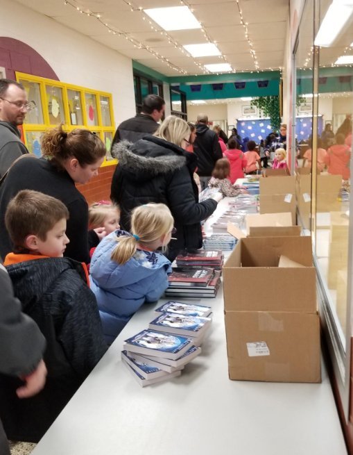 CKBulldogs's tweet photo. Thank you to the Claysburg Education Foundation for providing FREE books for students at our 2018-19 Family Night! https://t.co/tHPlhaiNLs