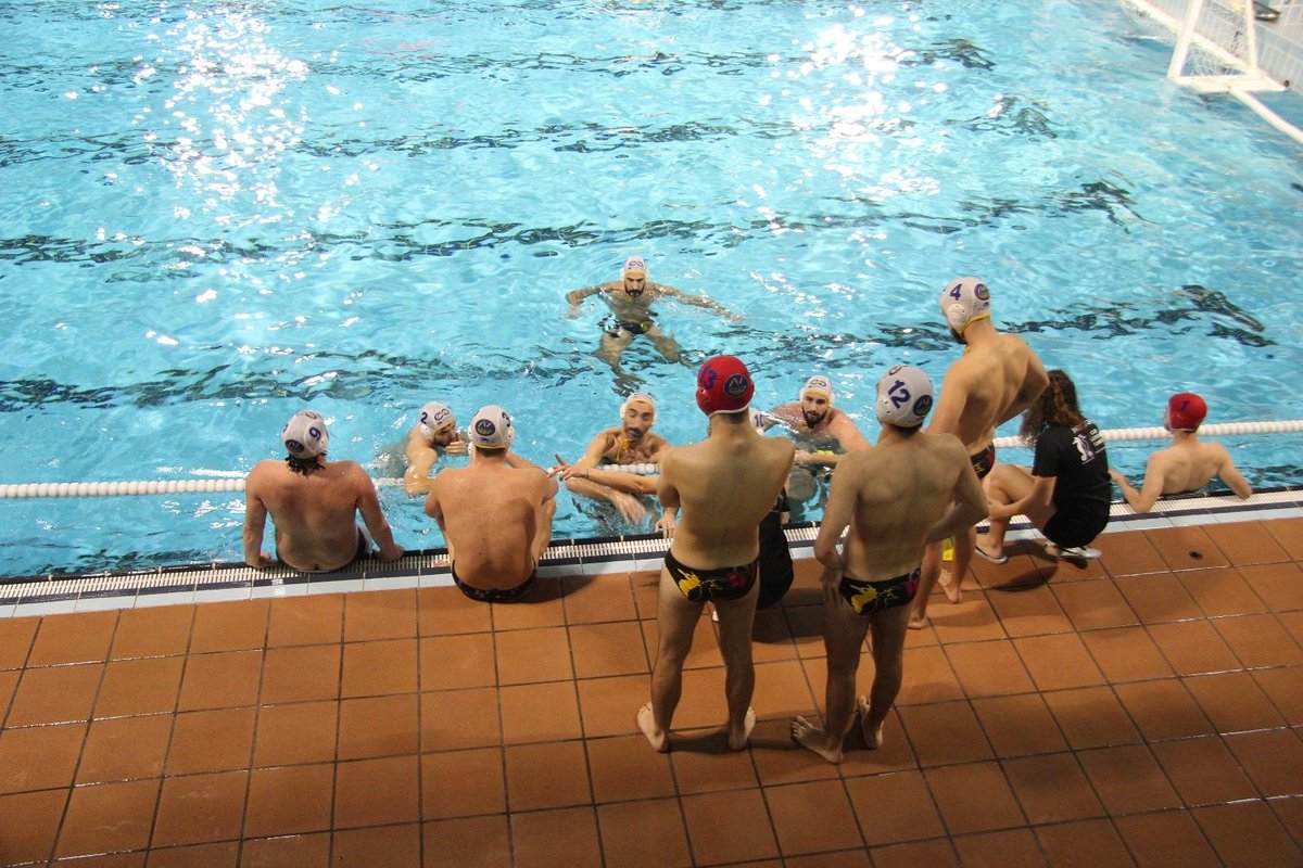 Tres partidos en Vigo este domingo por la mañana ante el Real Club Náutico de Vigo:
10:00 - Absoluto A (1a div)
11:30 - Cadete Mixto
13:00 - Absoluto B (2a div)
