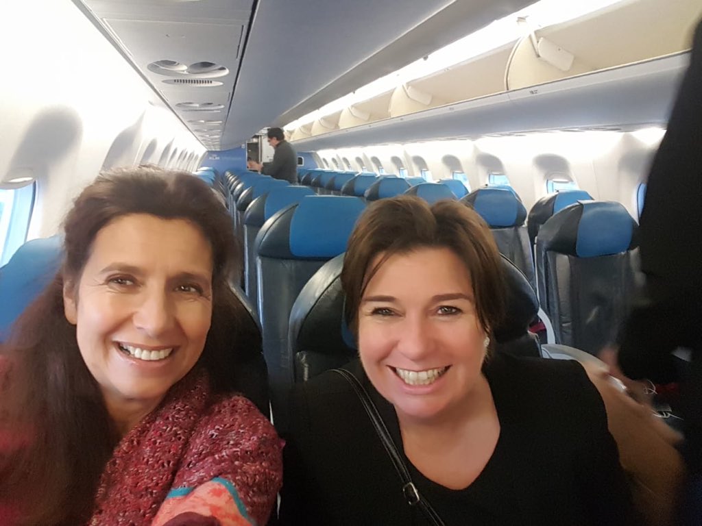 MStultiens's tweet photo. On our way to a great spot! #cultuur #business #inspectiereis @CUBUS2017 https://t.co/kUo7RYnMMX