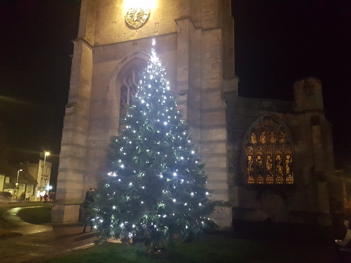 keynshamvoice's tweet image. It's official. The Keynsham Christmas tree lights are on so it must mean Christmas is on its way! The celebrations are under way at Keynsham Winter Festival tonight.