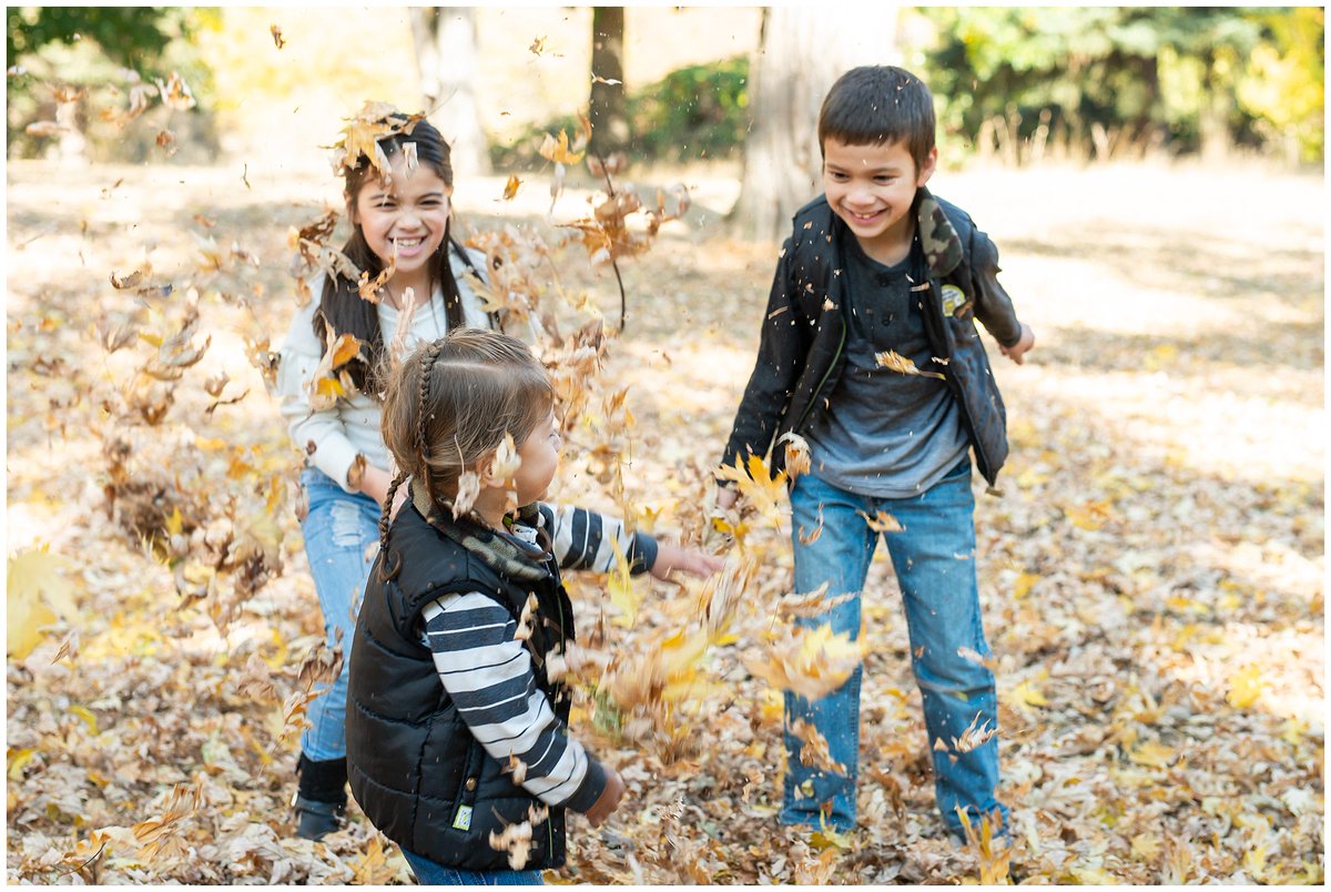 heartsfoto's tweet photo. Leaves are not only pretty but also weapons to create genuine moments of fun + laughter. And also dirt in your hair. Lots of it. https://t.co/wYKktpdPxd