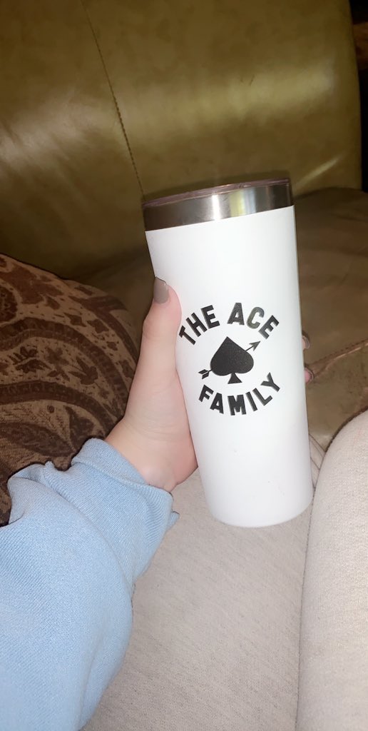 MorrisonXd's tweet photo. @AustinMcbroom @CatherinePaiz Just got my Ace Family tumbler 😩😍 first thing I’m drinking is some Swiss hot cocoa and rewatching the old vids🥰✌🏼 https://t.co/hFDbj2eka8