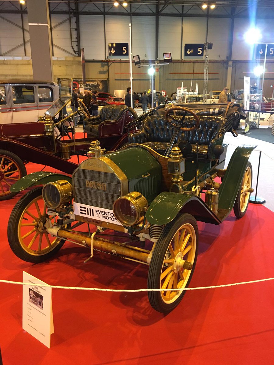 press_mkt's tweet photo. Hoy hemos asistido a #Retromovil, la feria más prestigiosa de coches antiguos en #Madrid ⏪🚗
Aquí os dejamos algunos de los coches más destacables de la exposición #ifema 😍👍 #cochesantiguos #retromarketing https://t.co/6DBlvLyaKo