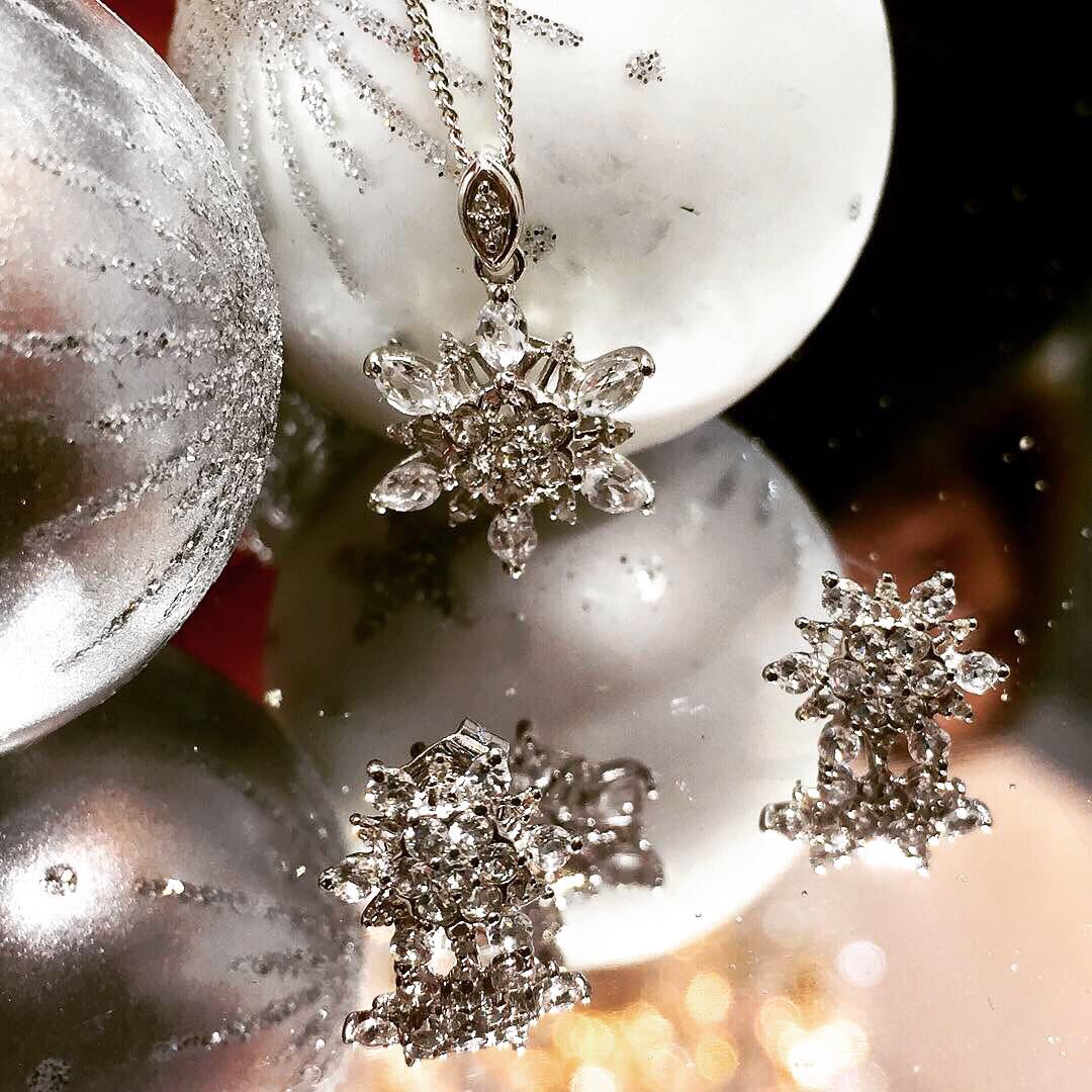 PageFine's tweet photo. Is it a #snowflake? Or is it a #starburst? we can’t decide, but we love our #whitetopaz and #diamond #pendant and #earrings either way. Set in 9ct #whitegold these items are sure to please this #festiveseason. #instajewellery #goldjewellery #finejewellery #pagefinejewellery https://t.co/imb3n3jFoJ