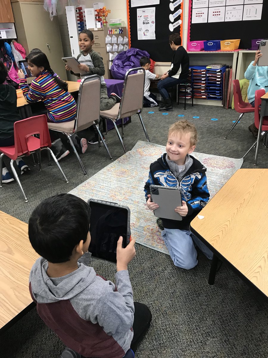 MrsVazquez54's tweet photo. Room 103 is loving the new iPad training lessons! We can’t wait to use these tools to enhance our learning!! 🍎 ✏️  @D54schools #WeAre54 #D54Armstrong #innovate54 #DigitalLearning https://t.co/3auRtZFk94