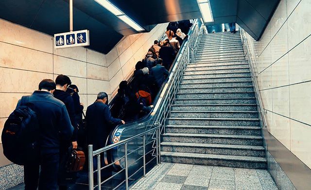MirOmid's tweet photo. People of Tehran #14 📸 by @miromid
#tehranpic #tehranpics #tehran #mytehran #urbanphotography #tehranlife #iran🇮🇷 #iran #tehranmetro #persian #iranian #metro #everydaytehran #miromid #میرامید #مترو #مترو_تهران #ولاگر
#میرامید_رضوی #ولاگر_ایرانی #ویلاگر https://t.co/CpFp6lsNkw
