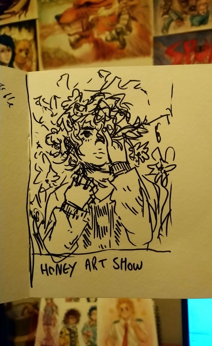Rough draft to my Honey Art Show piece 🌸 