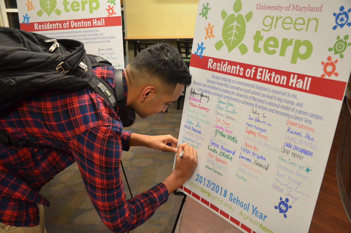 SustainableUMD's tweet photo. Green Life is the Good Life at #UMD thanks to the collaborative #GreenTerp and Green Chapter programs that increase sustainable behaviors among students: https://t.co/N35K8V0Zll #SustainableUMD https://t.co/rmrSRA4oEi