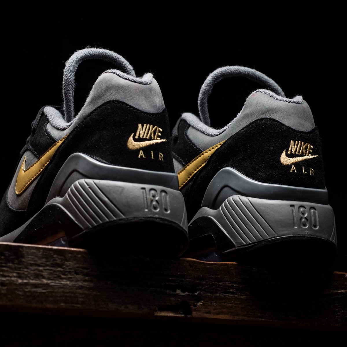 air max 180 black gold