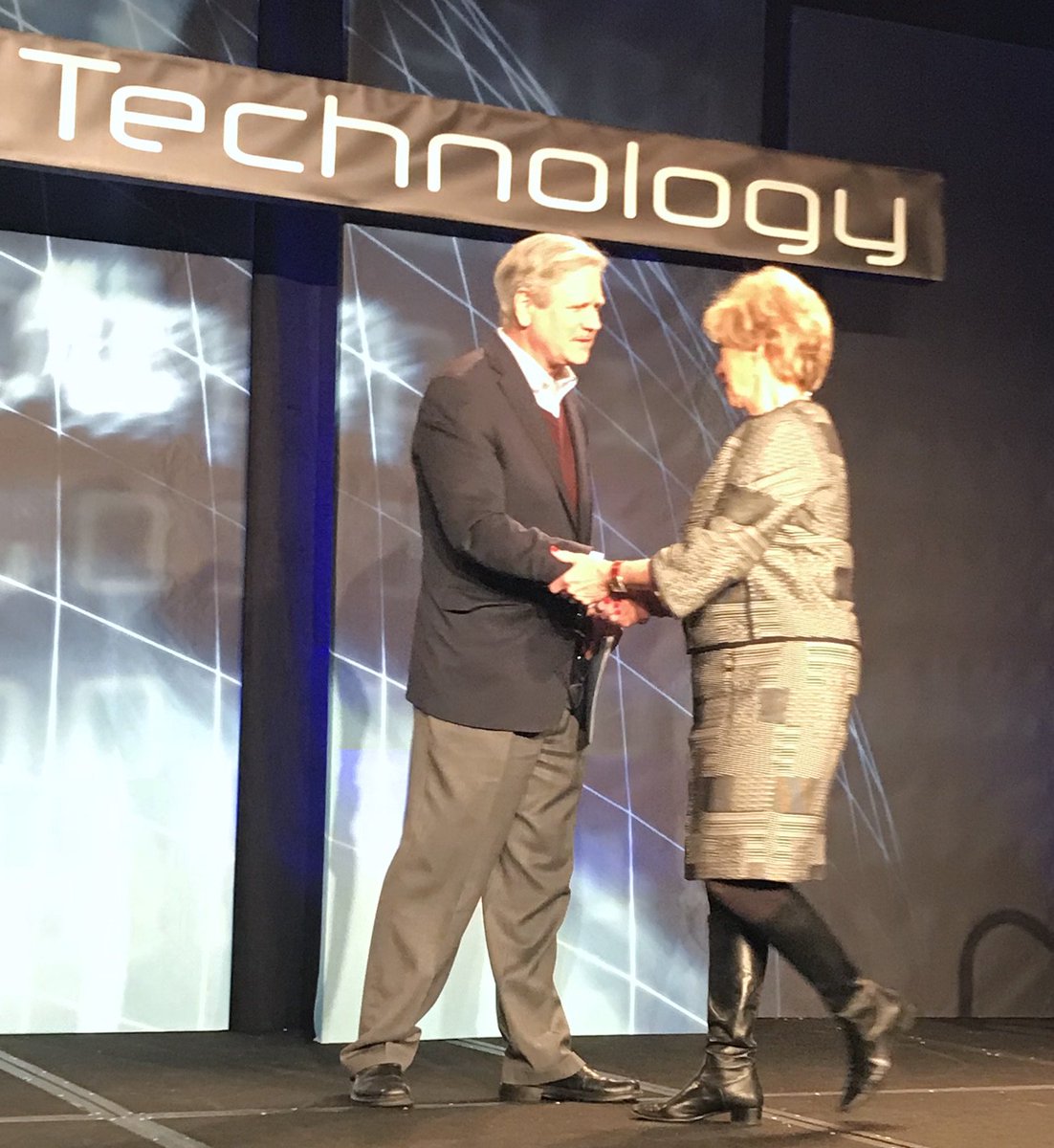 SenJohnHoeven's tweet photo. #NorthDakota is a tech entrepreneurship powerhouse & we’re committed to supporting our state’s tech innovators who are driving ND’s 3rd wave of economic growth. That’s’ why I brought @SBALinda & @uspto Dir. Iancu to #Fargo for today’s #StateofTech18 conf. https://t.co/leA31x8CEF