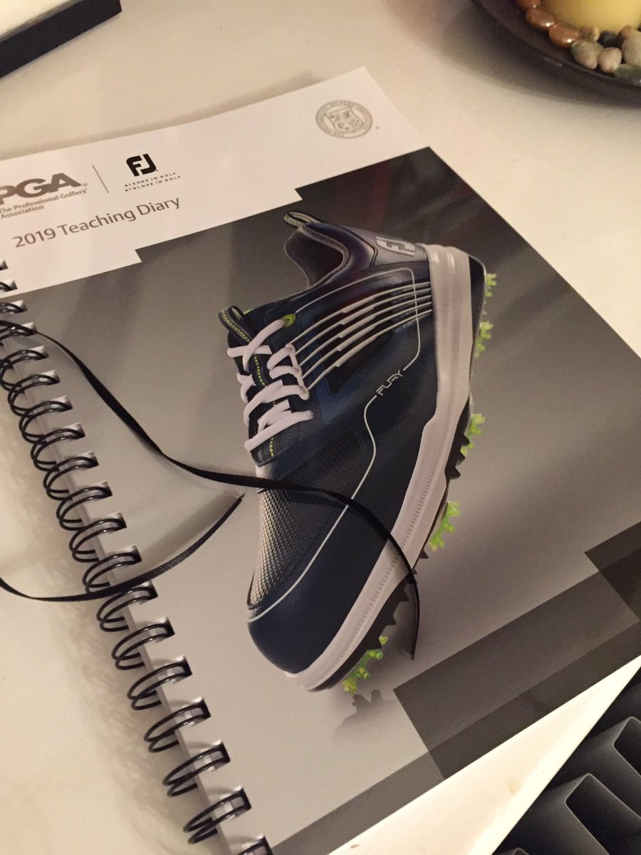 secretclubprov's tweet photo. Told the Mrs she’s not getting a Christmas present as I treated myself to a £420 diary 🤑🤑🤑 https://t.co/HsY0r0pYls