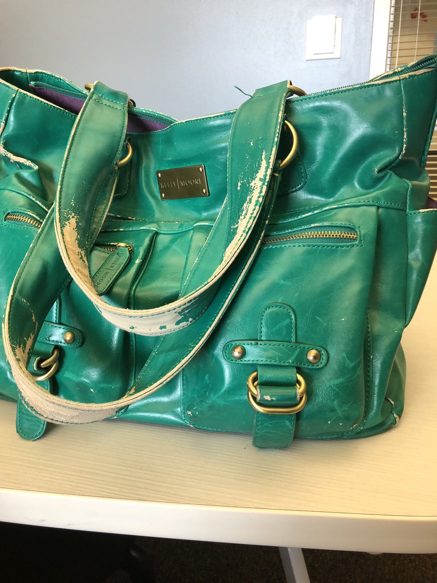 soeth's tweet photo. @kellymoorebags I have loved my green Libby bag until the color rubbed off, used for over 2 years. Just replaced with new Libby bag...miss my green bag! #kellymoorebag https://t.co/dYl25KW7Wd