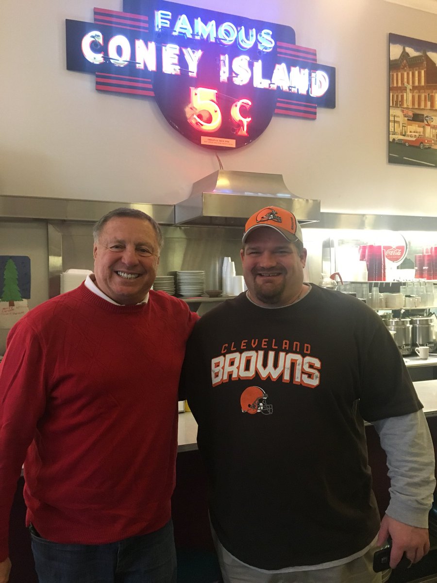 MunchCleveland's tweet photo. #LunchWithMunch at the Coney Island Diner @MansfieldOhio !! https://t.co/QrimM6dsaD