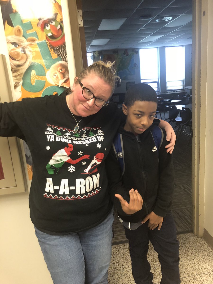 jbenjami1's tweet photo. @Stonybrook_MS cause I love my A-a-ron. #takingtheholidaysbyredstorm https://t.co/3RSAwVkNRx
