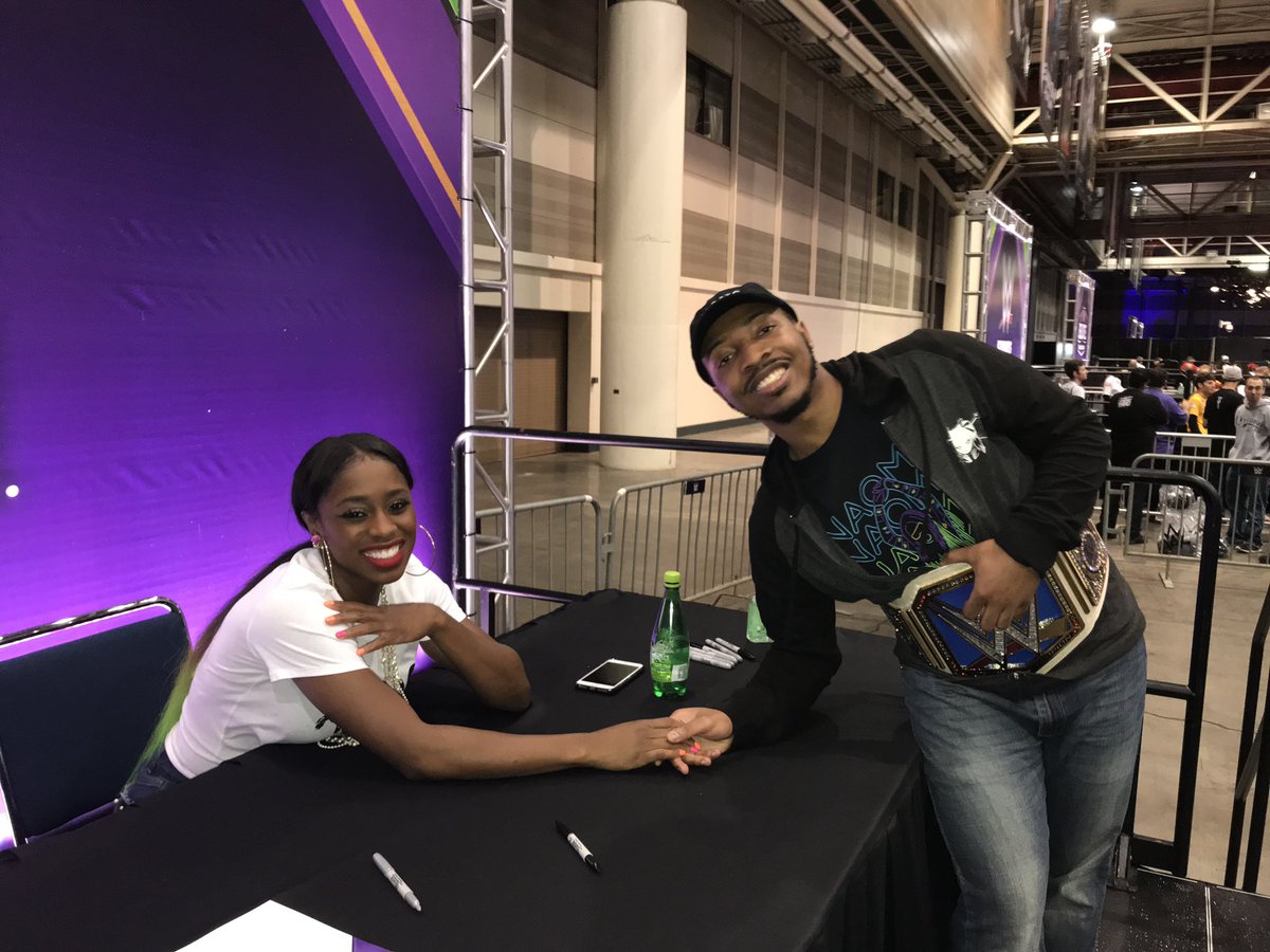 RatedAstro's tweet photo. #elfomi let @NaomiWWE know I said HAPPY GLOWING BIRTHDAY!!! Hope you enjoy your day sis. Love you https://t.co/o8AGhJZ76G
