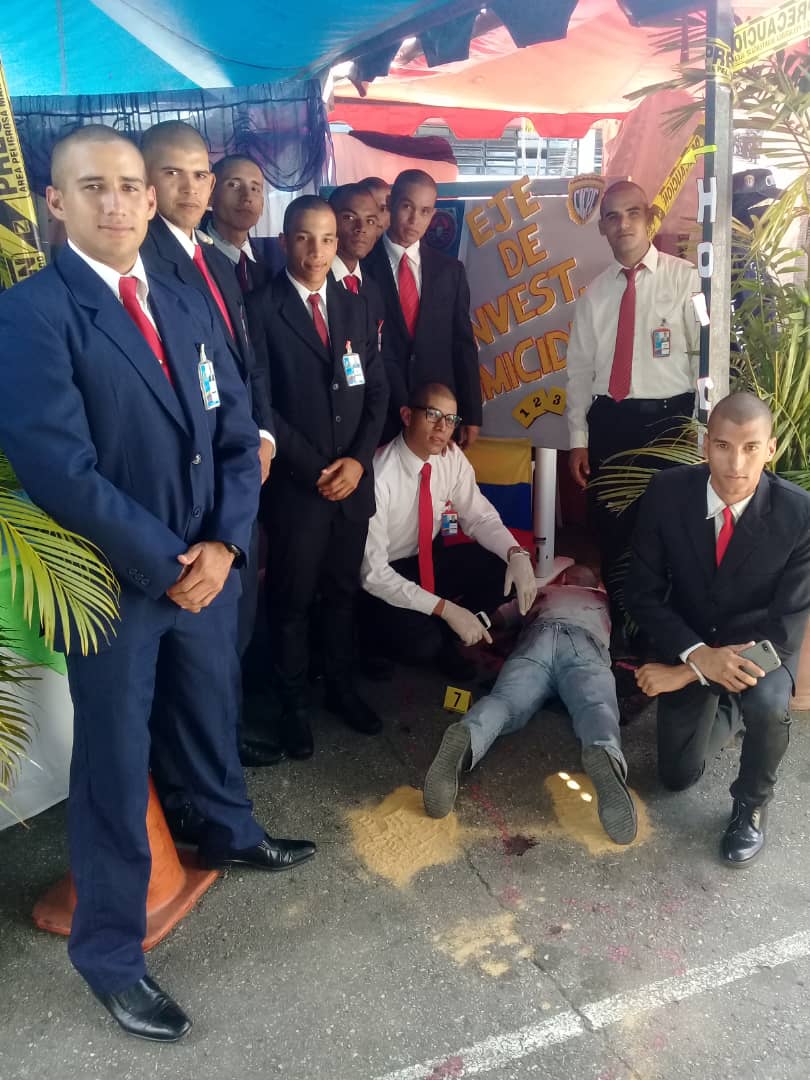 Exhibición de Abordaje del Sitio del Suceso, extraordinario el trabajo de nuestros estudiantes de Investigación Penal <a href="/UnesCarabobo/">UNESCarabobo</a> la "1era EXPO-CRIMINALISTICA UNES CARABOBO 2018". <a href="/UniversidadUNES/">UNES</a> <a href="/CicpcAcademia/">Academia Cicpc Carabobo</a> <a href="/gralcacioppo/">Giuseppe Cacioppo</a>
