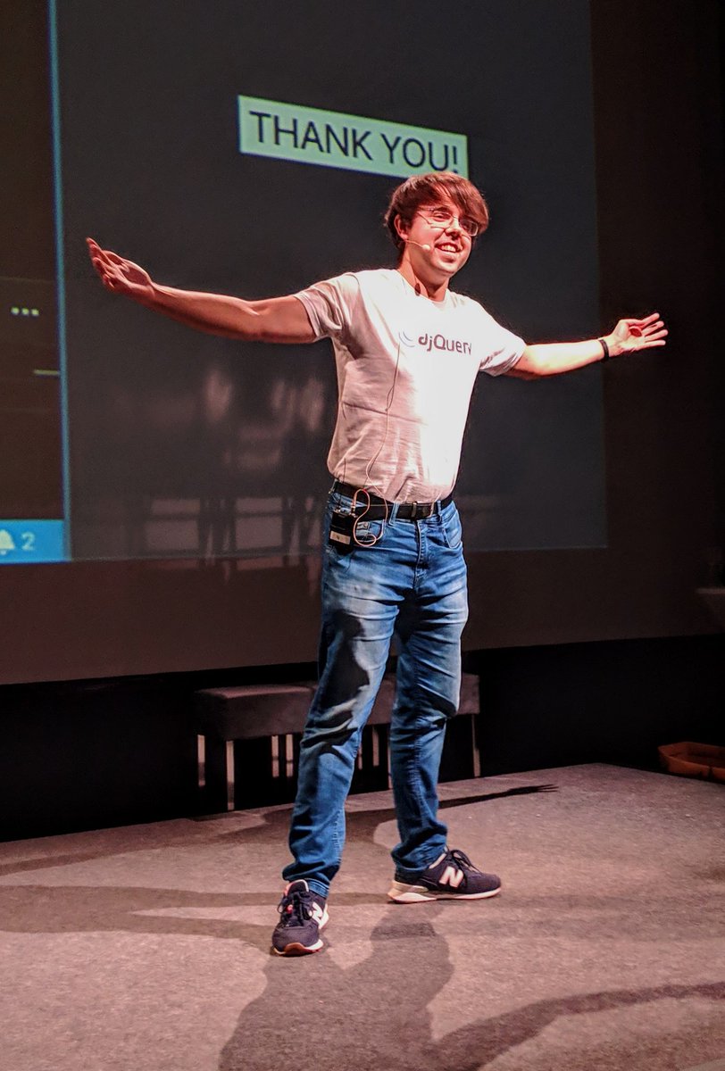 elibelly's tweet image. #djQuery in da houseeeeee 

#componentDidSmoosh