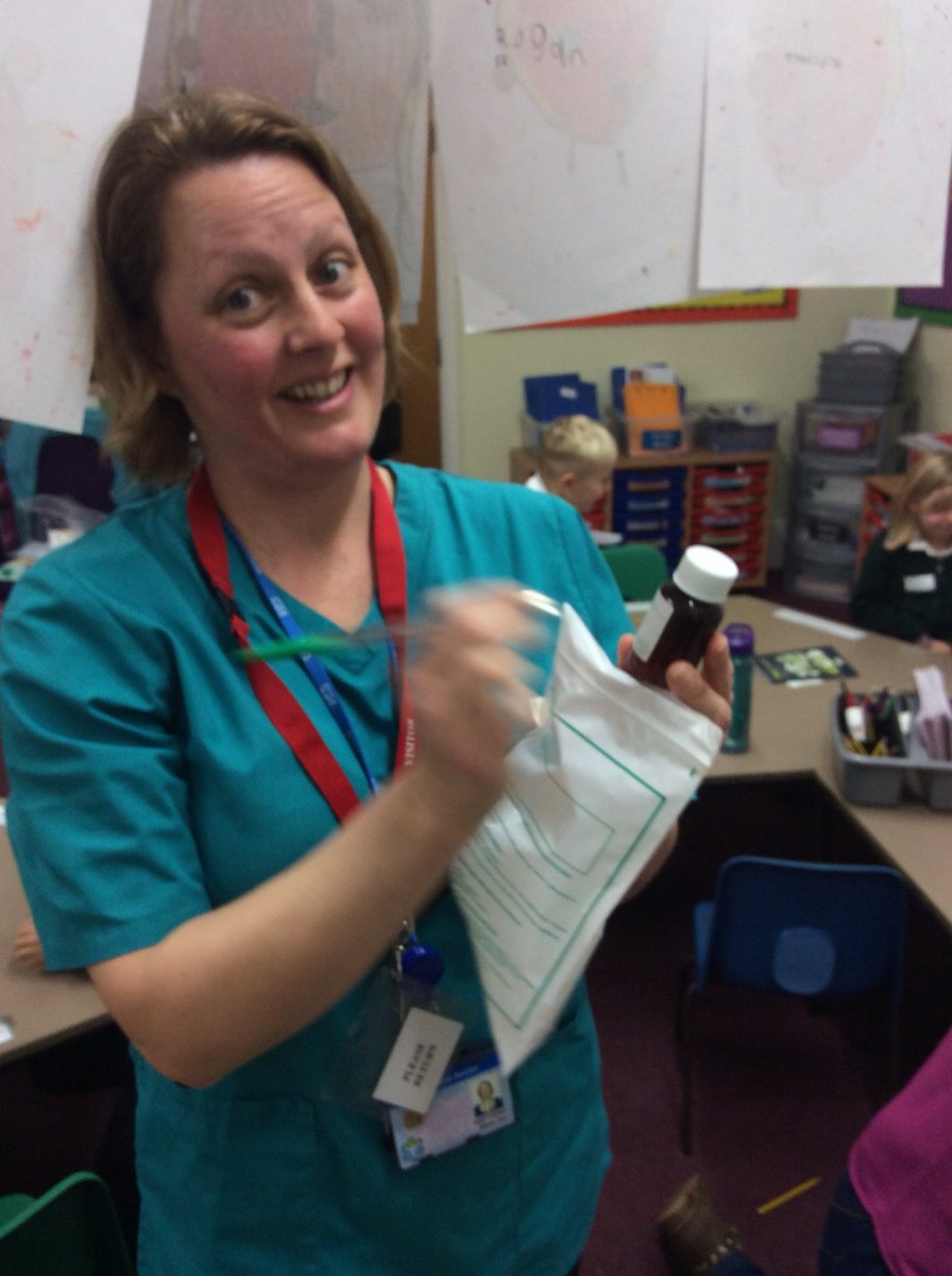 PineClass_RE's tweet image. We were so lucky to have a visit from a helpful parent on Monday afternoon. She is a pharmacist and showed us what is involved in her job.