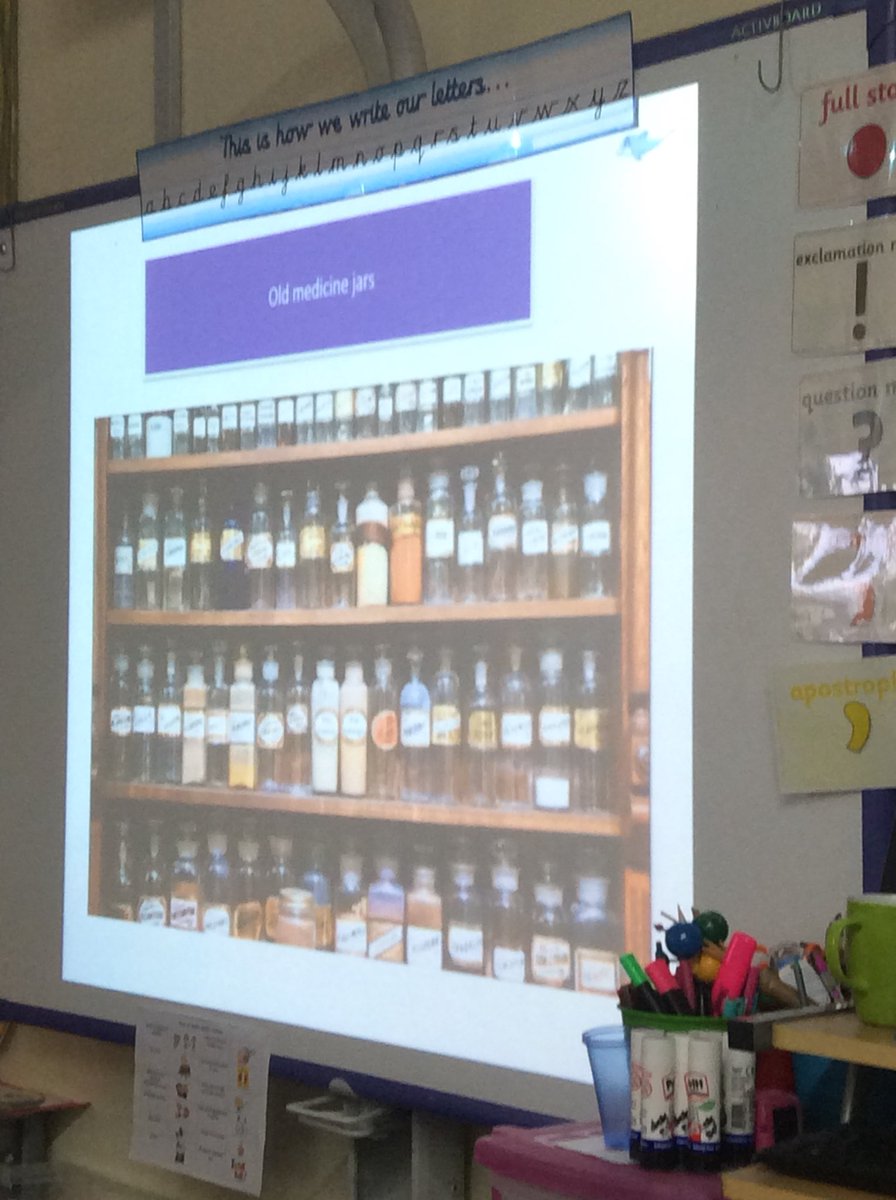 PineClass_RE's tweet image. We were so lucky to have a visit from a helpful parent on Monday afternoon. She is a pharmacist and showed us what is involved in her job.