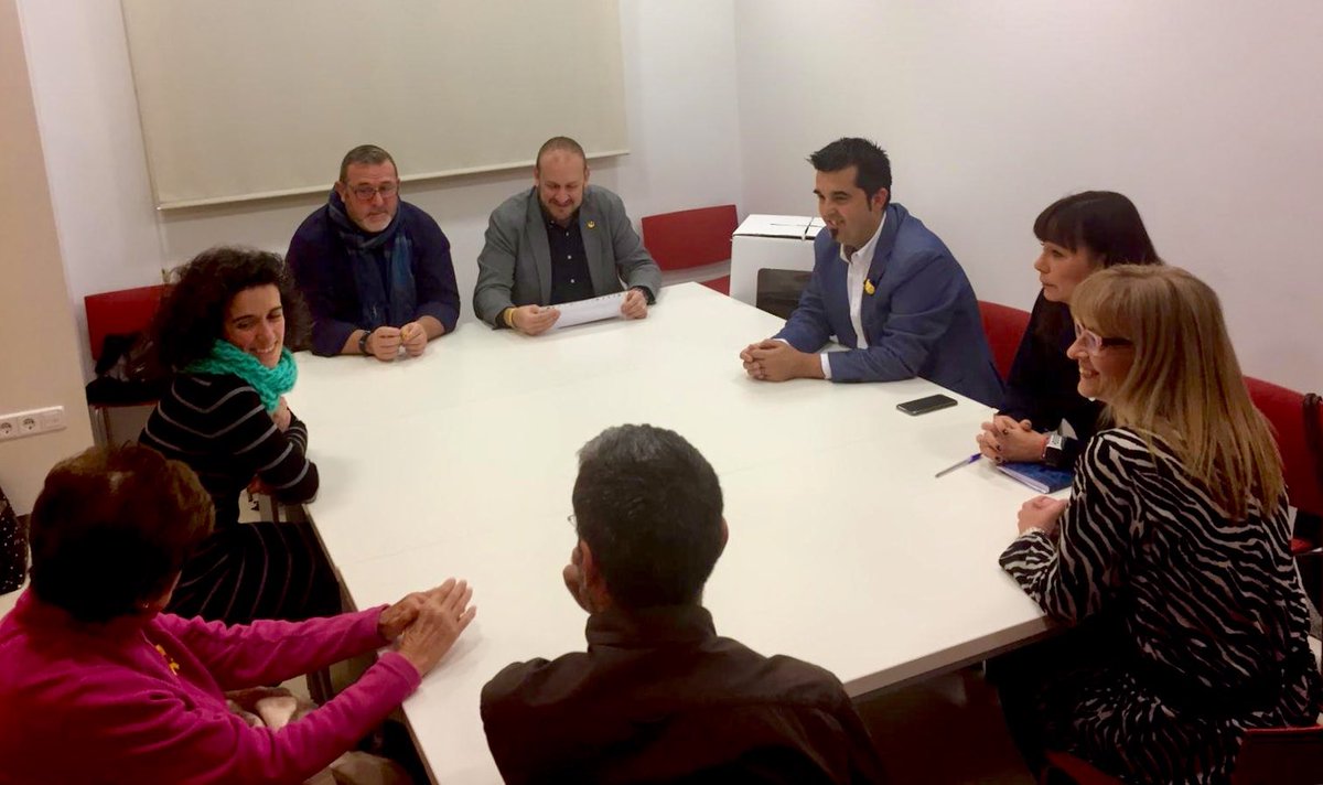 juntscomarqbcn's tweet photo. 🔹Felicitem a @IsidreSierra , ratificat com a candidat a l'alcaldia de #SantClimentdeLlobregat
El #PartitDemòcrata sempre al teu costat!
#somPDeCAT
#sumemTots
#SumemTotes https://t.co/viN5kN5ZVn