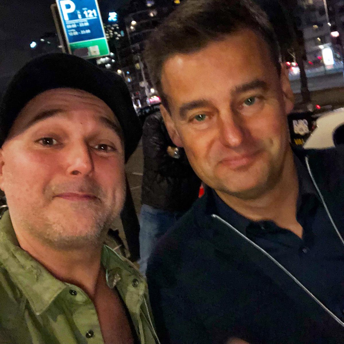 Vilouca's tweet photo. Groetjes van ons. Nu lekker zingend plaatjes draaien. Doeiiiii #bnr #wilfredgenee #vocaldj #radio #vilouca #rotterdam https://t.co/yF2H846MsH