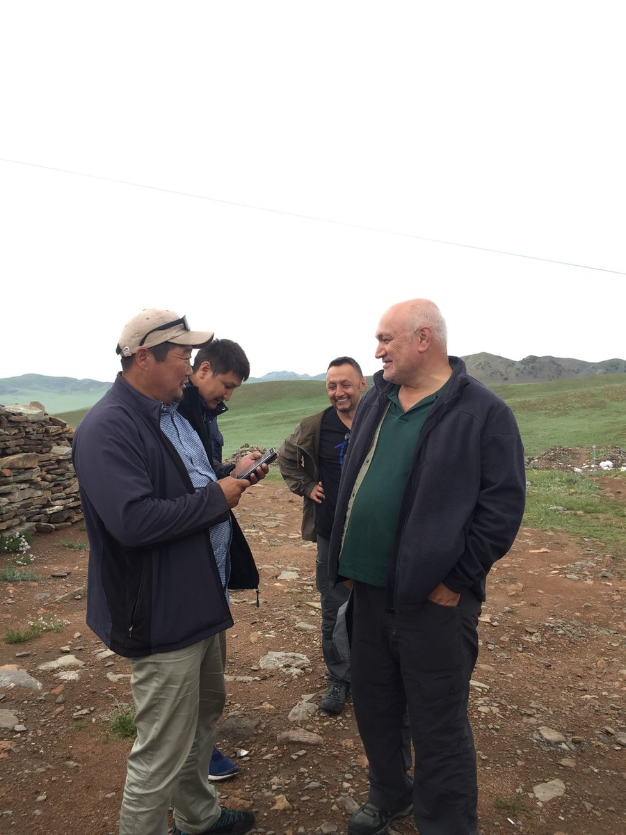 Kıymetli Moğol arkeolog arkadaşım İnkhtur ile Şiveet Ulan kazısında sohbet...Temmuz 2018