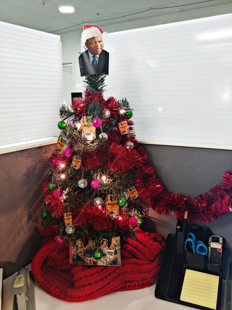 OneBookSD's tweet photo. #DeskTree #OnFleek "Good Trouble Tree" Celebrating this year's #OneBookSD, March: Book One
by @repjohnlewis @andrewaydin @Nate_Powell_Art #MarchBookOne #March #goodtrouble #goodtroubletree https://t.co/0K9fxtYXRj