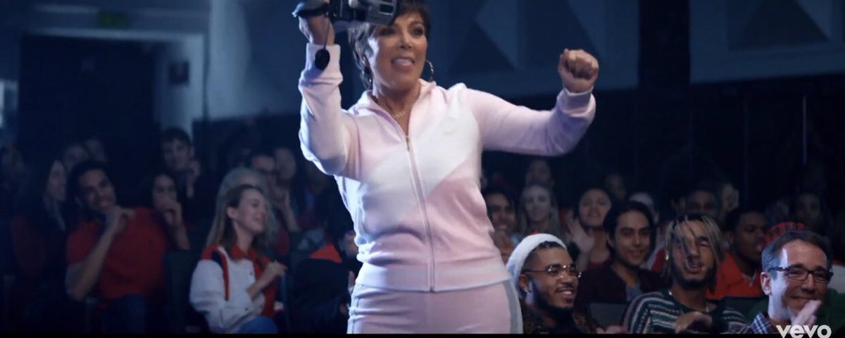 JOSHW866's tweet image. And I mean @KrisJenner as Regina’s mum, @ArianaGrande DID that! Thank u, next 🔥