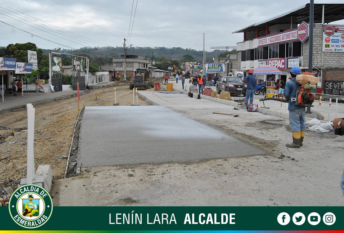 AlcaldiaEsme's tweet photo. #BuenasNoticias | Continúan los trabajos de #Hormigonado del último tramo de la vía #Codesa.
#Alcalde Lenin Lara #Cumple 
Estamos #ConstruyendoLaNuevaEsmeraldas https://t.co/GcFYrtK7vf