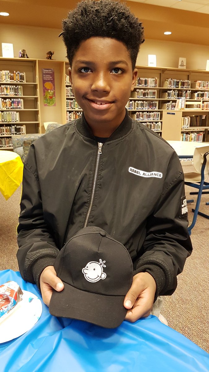 HeatherOverRead's tweet photo. Today our top 15 readers from the MyOn Reading Challenge got their pizza party! Great job guys! Tony earned a DOWK baseball hat for placing 1st! #myon #TCSReads #TCSLibraries #MyLibraryStory https://t.co/BXjKVE9xbv