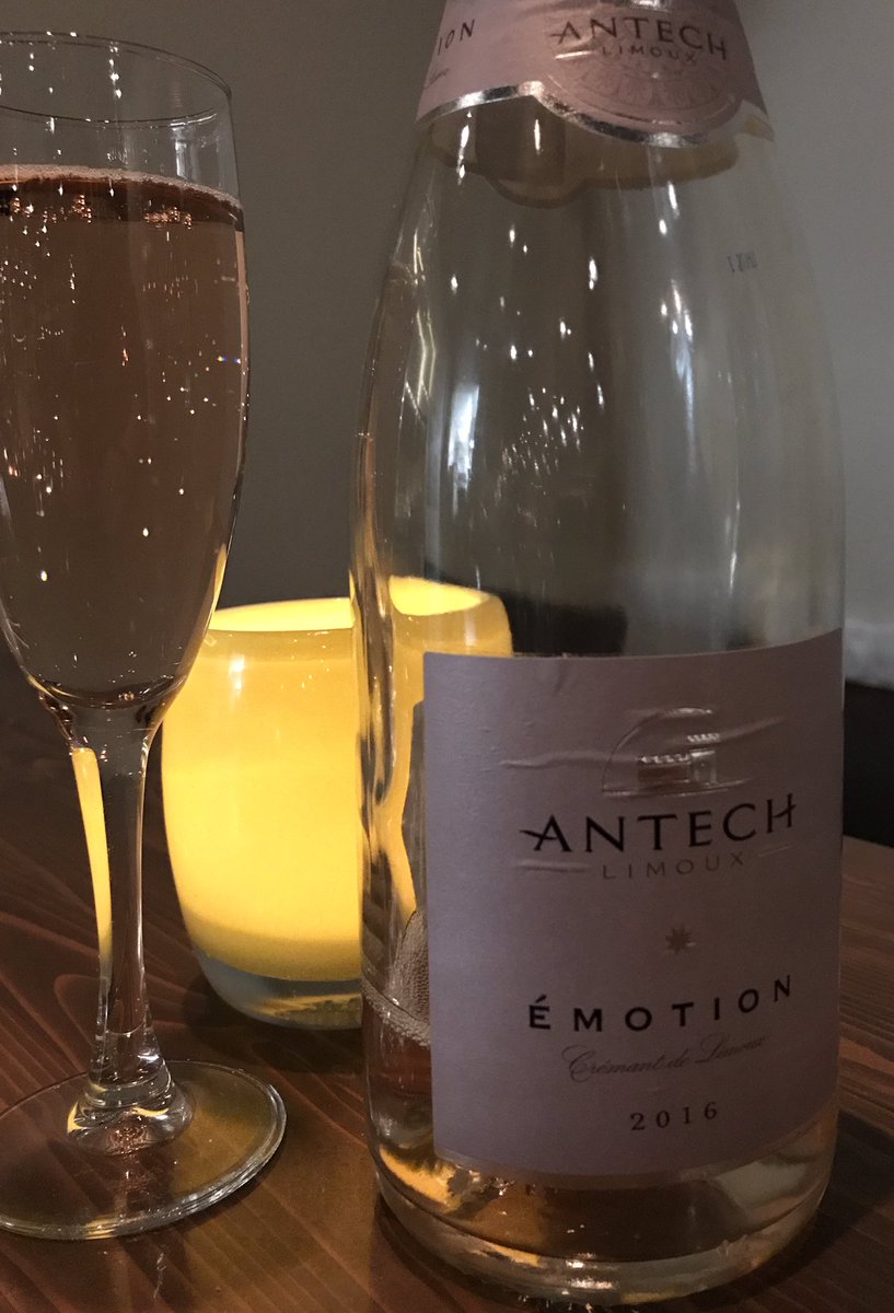 How do you spell #TGIF ? 
With sparkling wine of course 😉#yegwine #yegdt 
themarc.ca