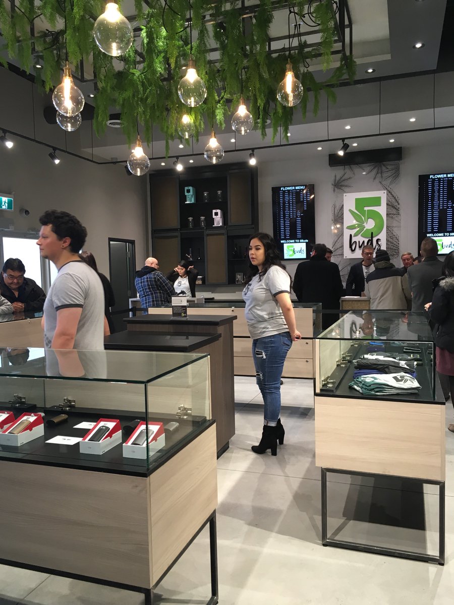 Here are a few photos of today's big opening. We're located at 18-810 Centennial Ave in #Warman and look forward to seeing you. #newbiz #isit420yet #everyonewelcome <a href="/CBCSaskatoon/">CBC Saskatoon</a> <a href="/ctvsaskatoon/">CTV Saskatoon</a> <a href="/GlobalSaskatoon/">Global Saskatoon</a> <a href="/CKOMNews/">650 CKOM</a>