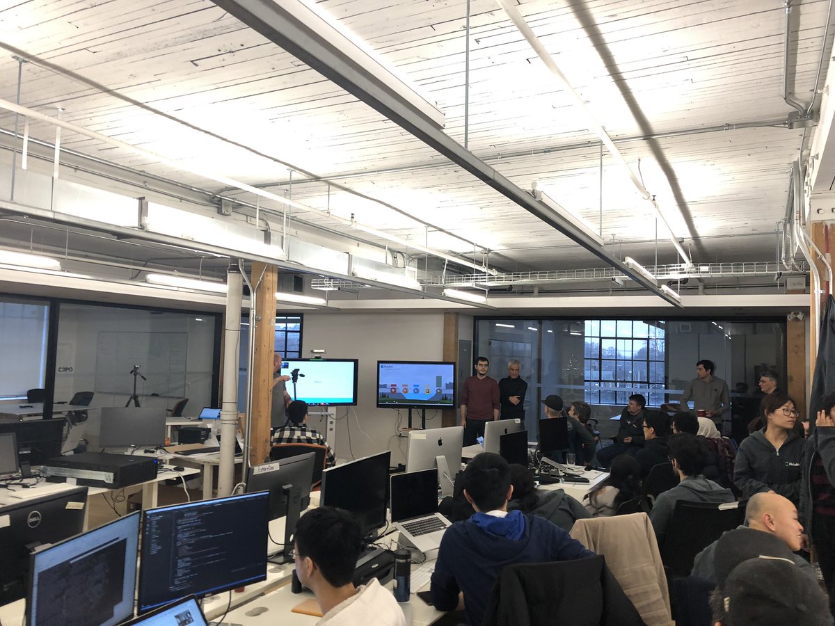 kateburry's tweet photo. Hubdogs 💙 Hackathons! @Hubdoc https://t.co/rT6GxA6ACQ